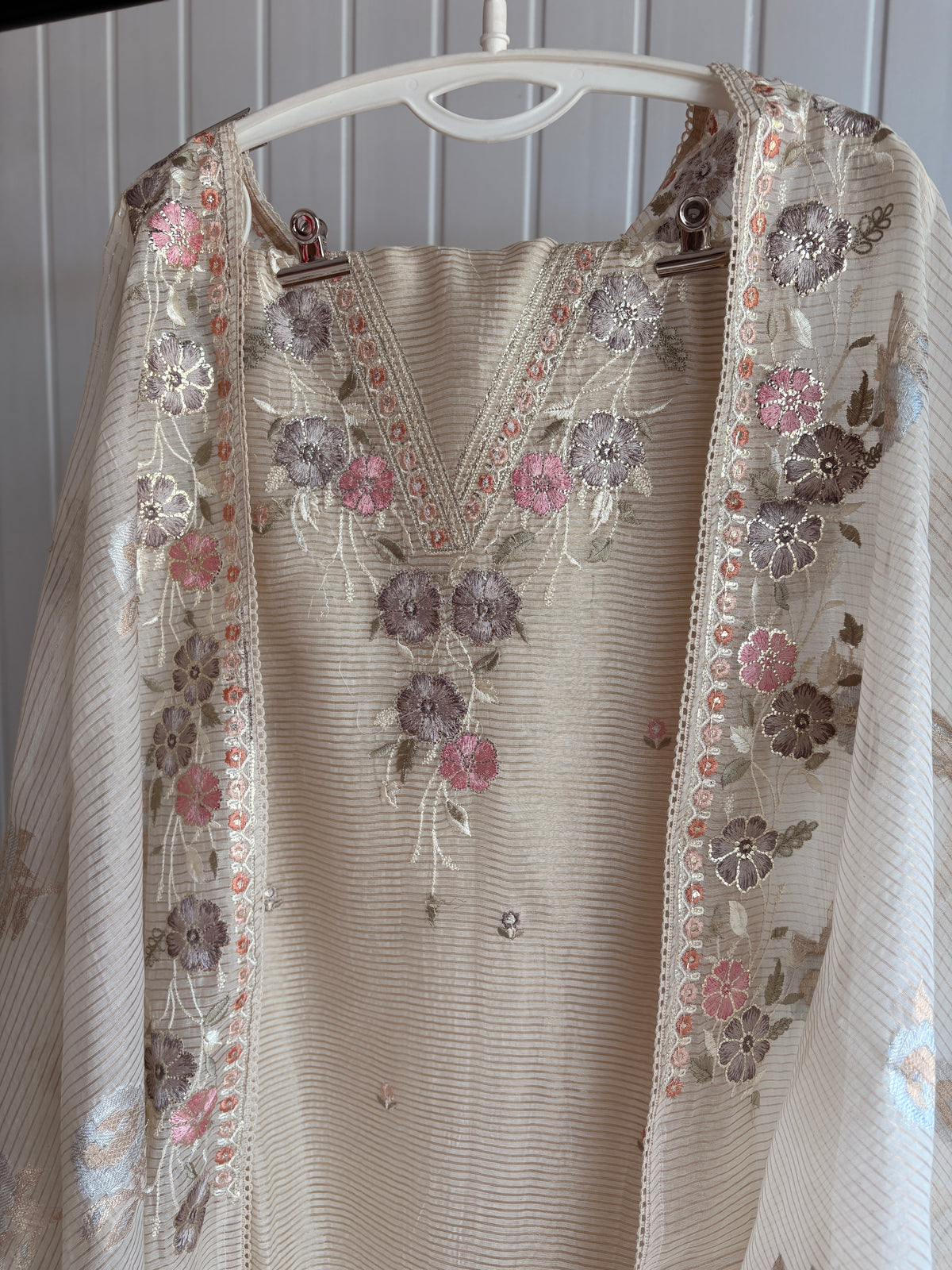 Ivory Bloom Embroidered Unstiched Kurti Set
