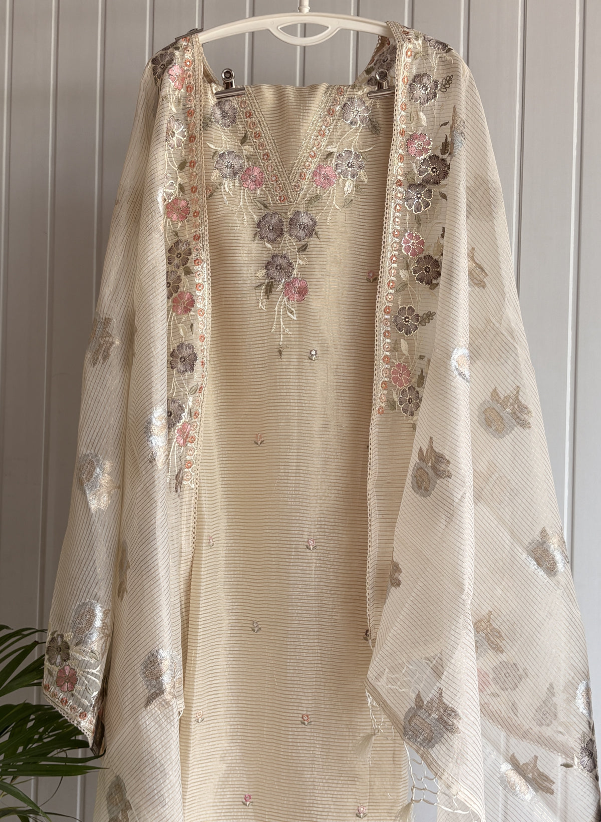 Ivory Bloom Embroidered Unstiched Kurti Set